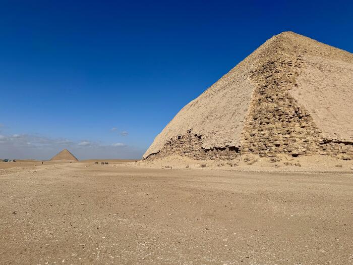 エジプト　ダハシュール　屈折ピラミッド　スネフェル王　赤ピラミッド