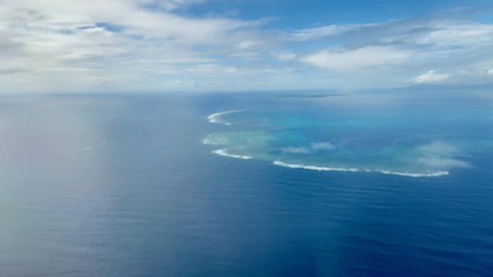 飛行機　窓汚れ　黄砂