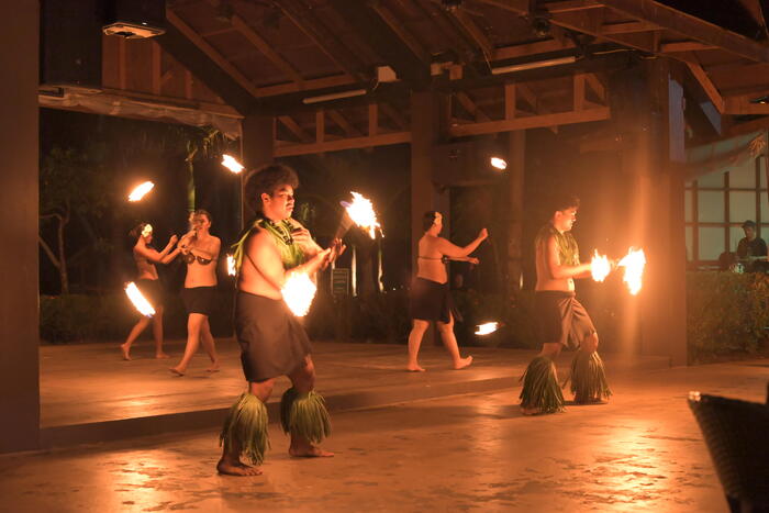 迫力あるファイアーダンスは見ていてドキドキが止まらない