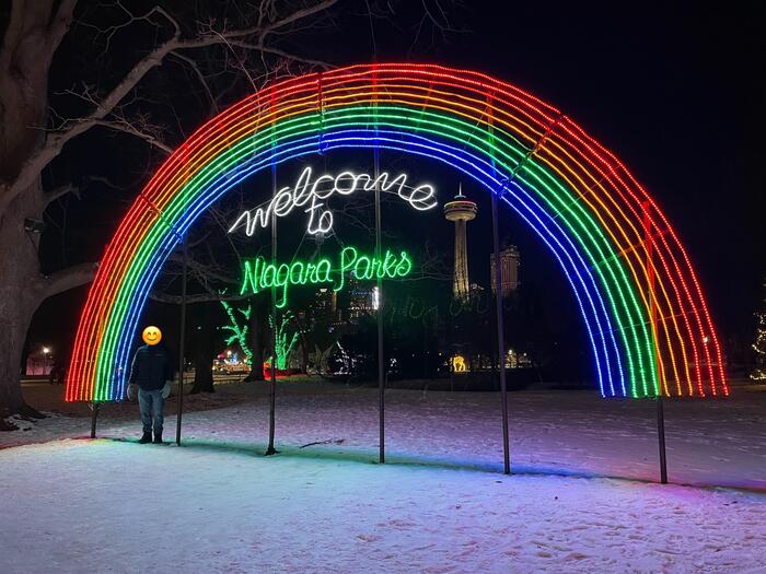 ＜ナイアガラ・パークスお出迎えのライトアップ＞