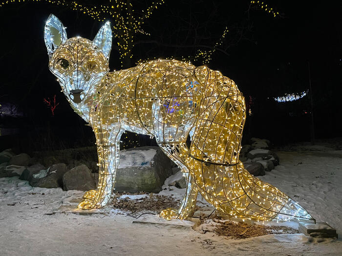 ＜ 巨大なきつねのオーナメント＞