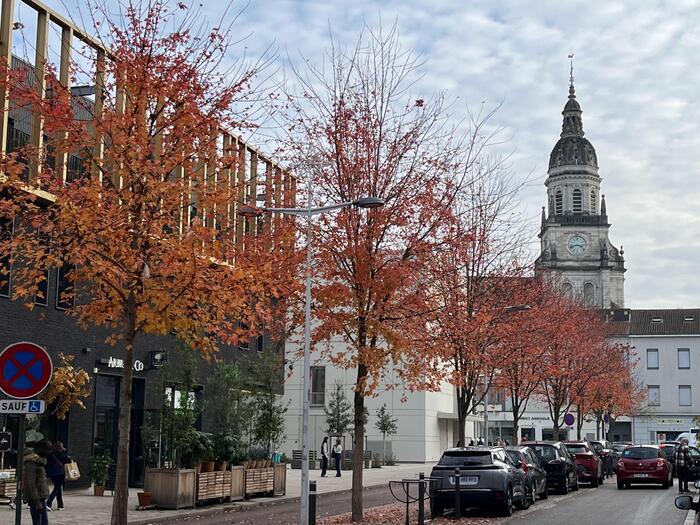 首都ブールカン・ブレスの街並み