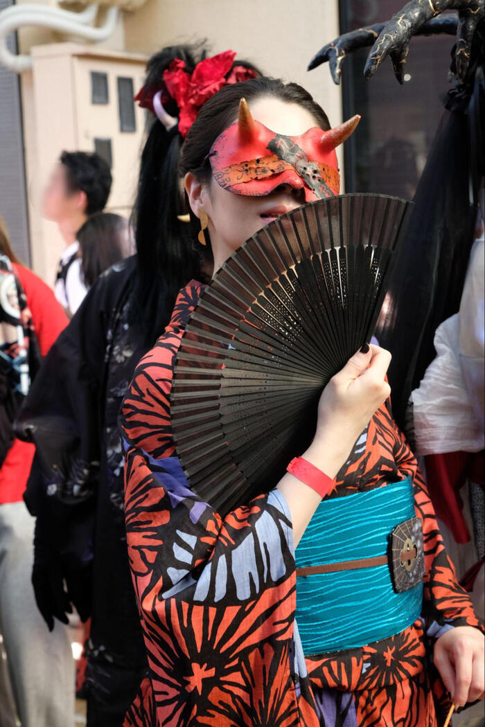 創作妖怪：大須という街の個性を反映したような、現代的な創作妖怪や、奇抜なモチーフを取り入れたものまで多種多様