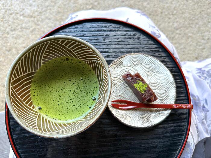 お抹茶と茶菓子のセット 600円