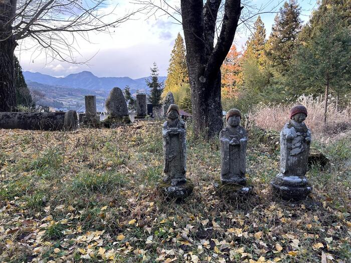室町時代建立とされる虚空蔵堂のお地蔵さま