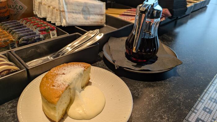 スフレパンケーキはふわふわ！