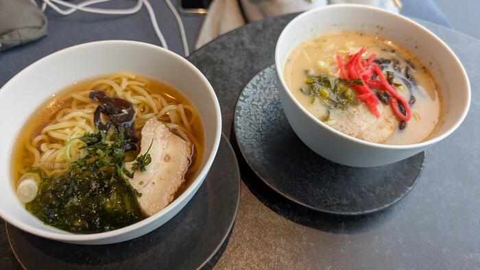 ラーメンは醤油と豚骨の2種類
