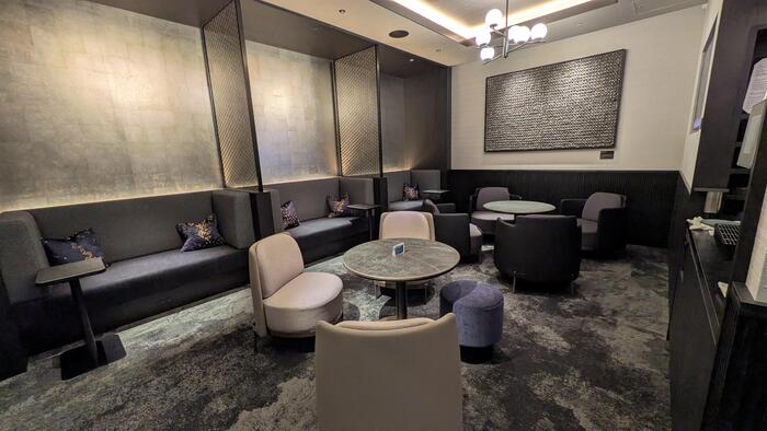 センチュリオン・カード限定の部屋はとても落ち着いた雰囲気