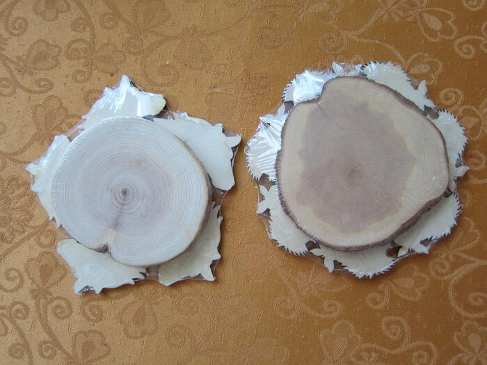 木製コースターの裏面