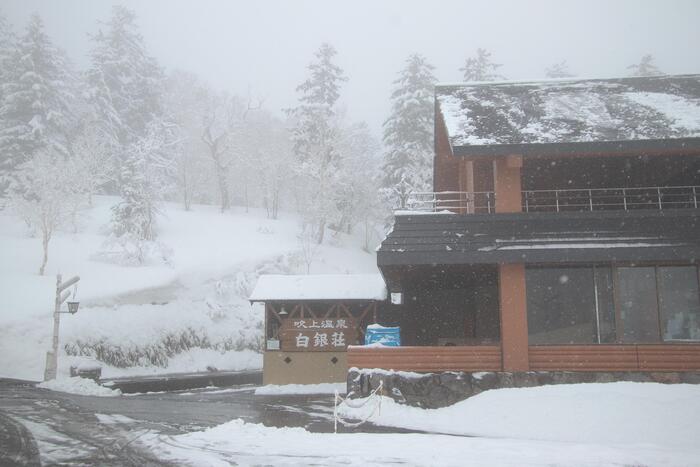吹上温泉 白銀荘　雪の外観
