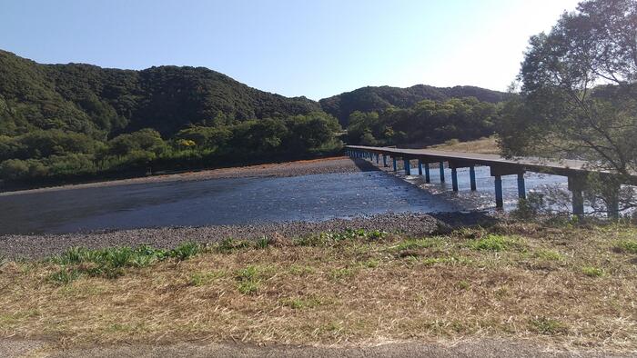 日本最後の清流「四万十川」に佐田沈下橋