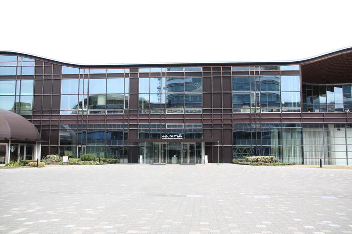 ぎふメディアコスモスの建物