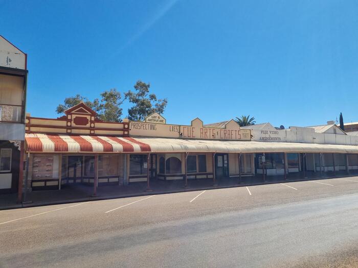 ゴールドラッシュに栄えた町Cue（キュー）町に残る建造物　店