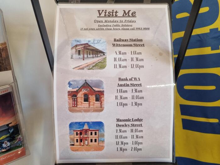 建物の中に入れるツアー　看板