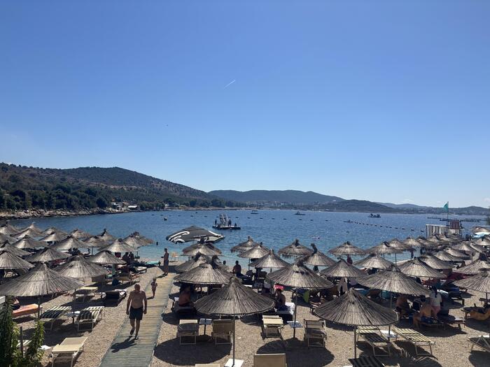 イオニア海に面する南部のビーチ