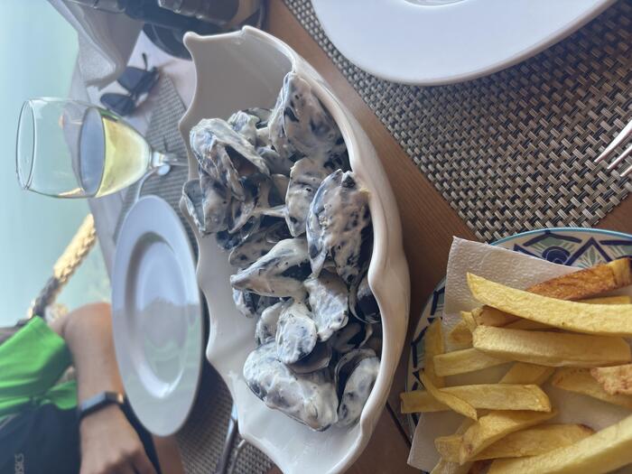 ムール貝のワイン蒸し　グルメ