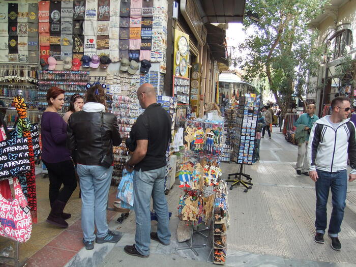 モナスティラキやプラカなどの人混みはスリに注意　ギリシャ旅行