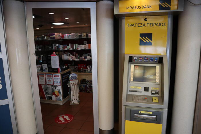 ギリシャ旅行　ATM