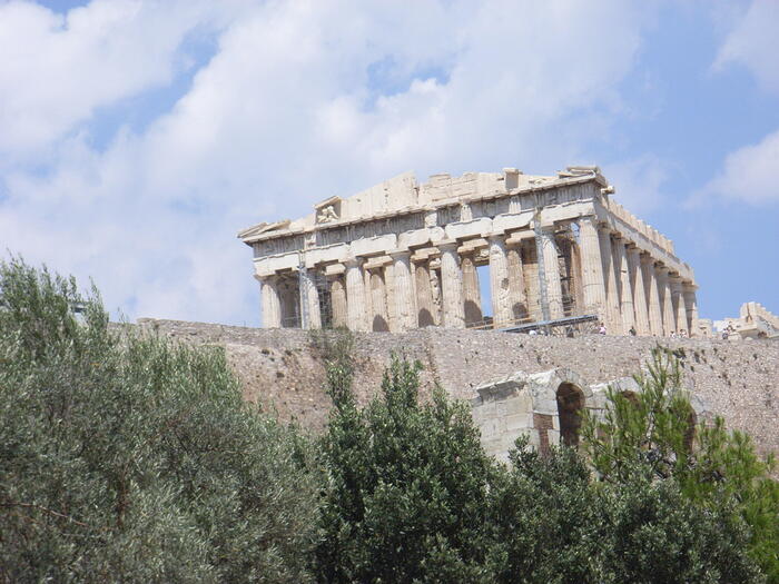 アクロポリスには、正門と南門の二つの入口　ギリシャ旅行