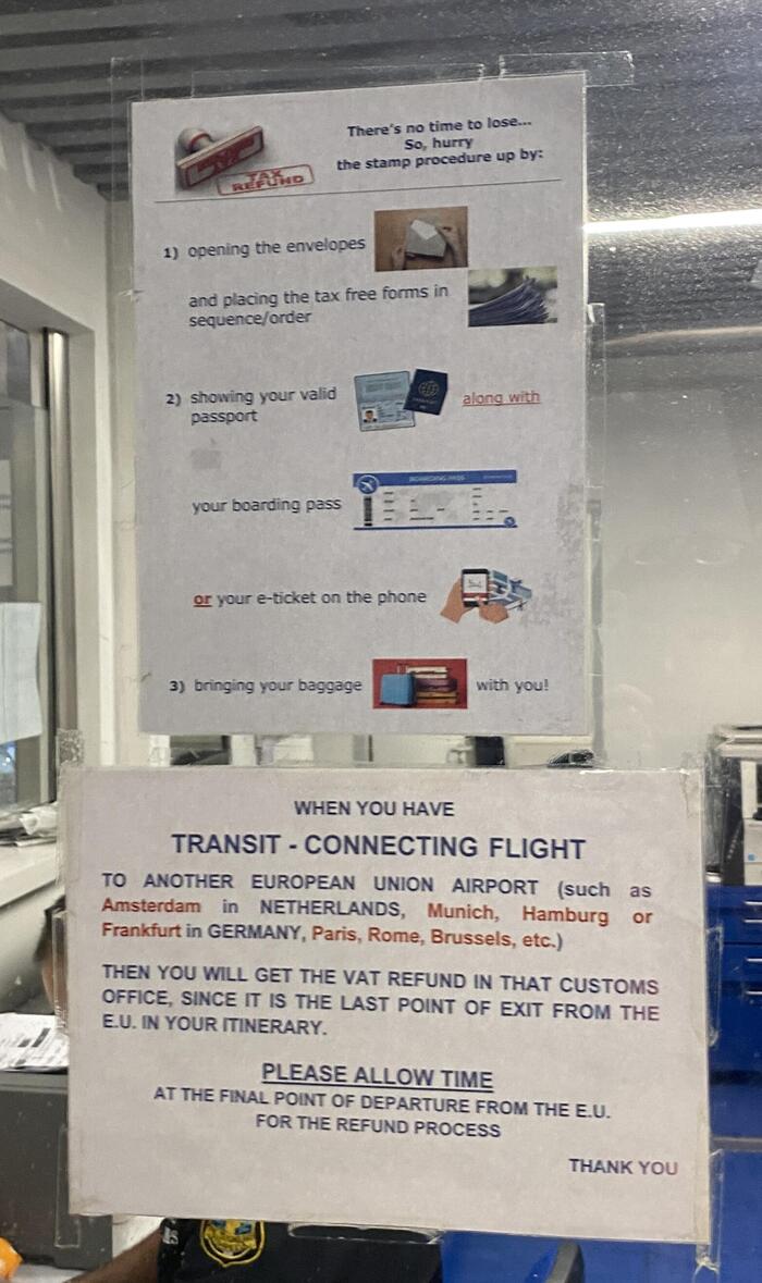 空港の税関窓口にあるリファンド手続きとEU規則の注意喚起　ギリシャ旅行
