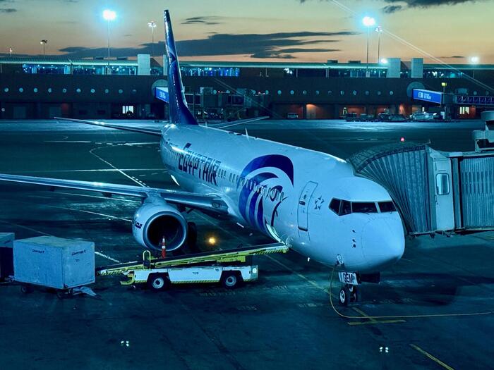 エジプト　カイロ国際空港　エジプト航空