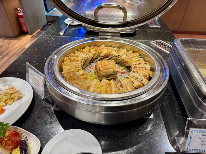 エジプト　ナイル川　クルーズ　アスワン　ルクソール　セミラミスⅢ　夕食