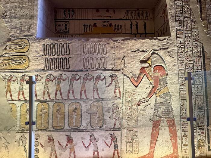 エジプト　ルクソール　ナイル川西岸　王家の谷