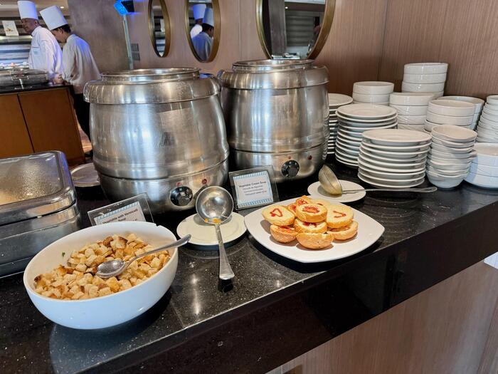 エジプト　ルクソール　セミラミスⅢ　アスワン　ルクソール　昼食