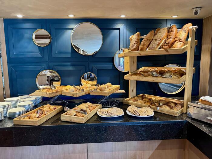 エジプト　ルクソール　セミラミスⅢ　アスワン　ルクソール　昼食