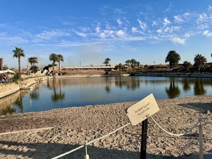 エジプト　ルクソール　ナイル川東岸　カルナック神殿