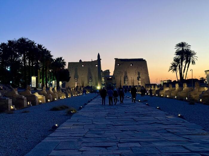 エジプト　ルクソール　スフィンクスの道　ルクソール神殿