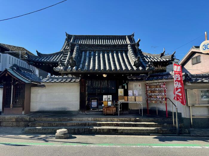 一向山　専念寺　融通念仏宗　大阪府　大阪市　平野区　喜連　人形供養　悪縁切り　サクラネコ　日本一美しい迦陵頻伽　ネコ坊主　御朱印