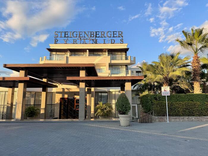 エジプト　ギザ　シュタイゲンベルガーカイロ・ピラミッド