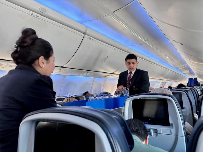 エジプト　カイロ国際空港　エジプト航空