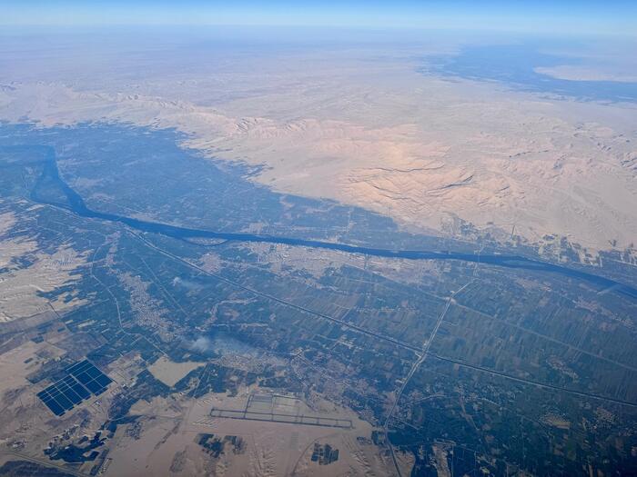 エジプト　カイロ国際空港　エジプト航空　ルクソール