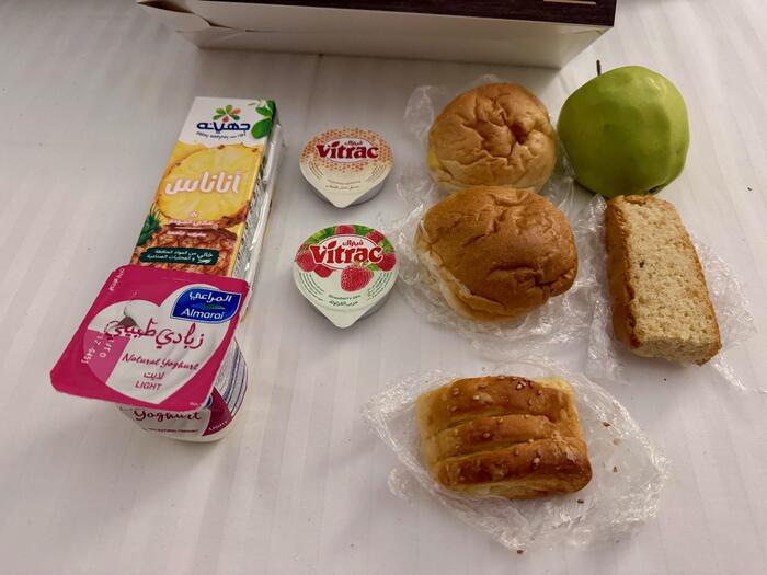 エジプト　阪急交通社　トラピックス　ツアー　シュタイゲンベルガーカイロ・ピラミッド　朝食　BOX