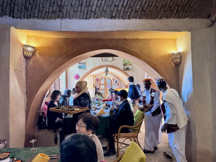 エジプト　アブ・シンベル　Kabara Nubian House & Restaurant