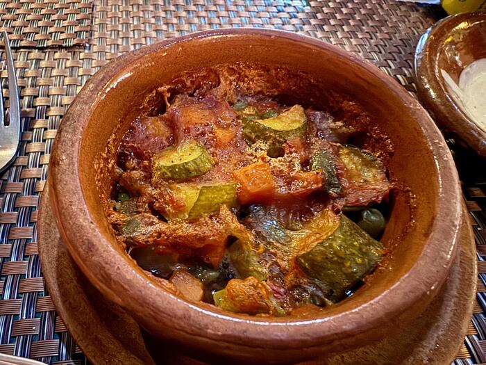 エジプト　アブ・シンベル　Kabara Nubian House & Restaurant