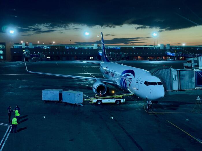 エジプト　阪急交通社　トラピックス　ツアー　カイロ国際空港　エジプト航空