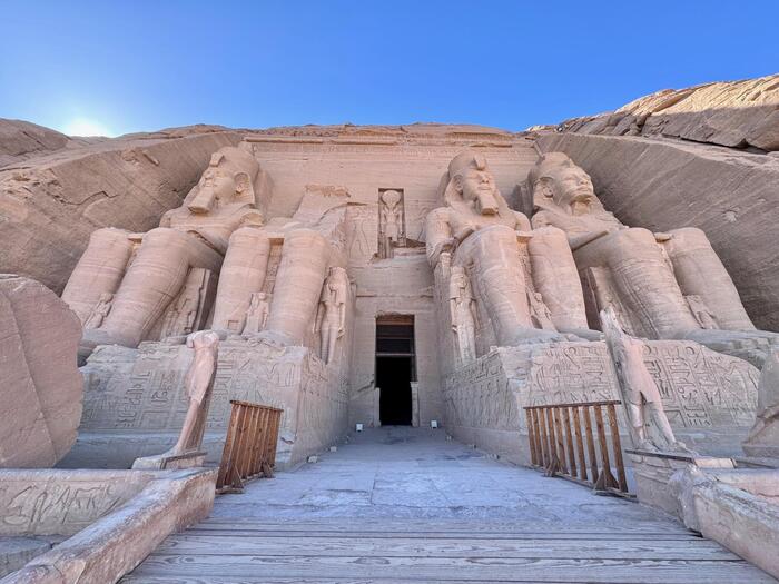 エジプト　アブ・シンベル　アブ・シンベル大神殿　アブ・シンベル小神殿