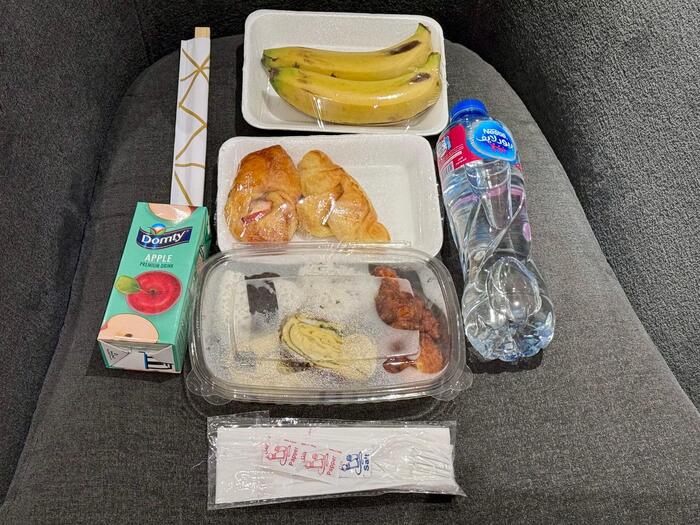 エジプト　阪急交通社　トラピックス　ツアー　セミラミスⅢ　ルクソール　朝食　弁当