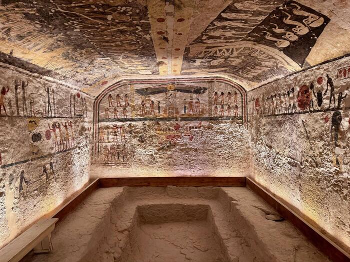 エジプト　ルクソール　ナイル川西岸　王家の谷