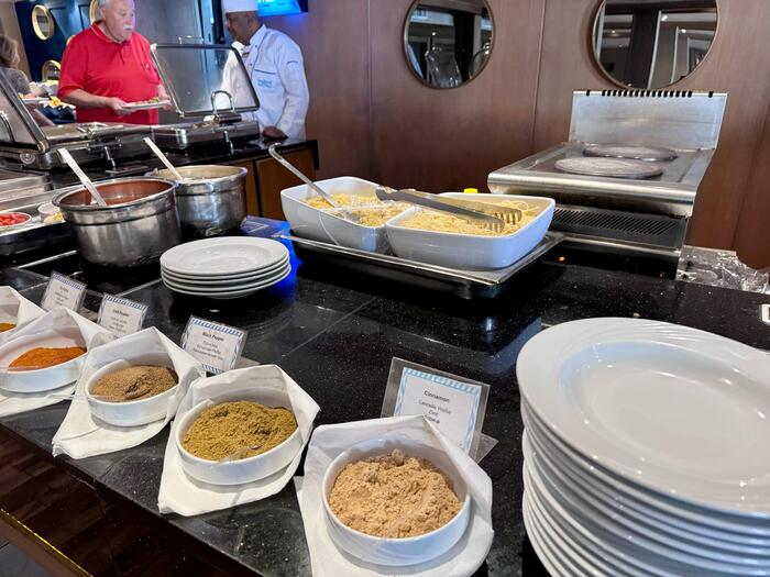 エジプト　ルクソール　セミラミスⅢ　アスワン　ルクソール　昼食