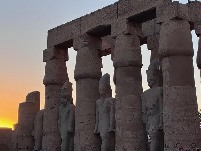 エジプト　ルクソール　ナイル川東岸　ルクソール神殿