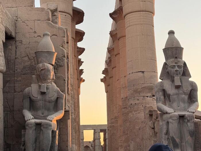 エジプト　ルクソール　ナイル川東岸　ルクソール神殿