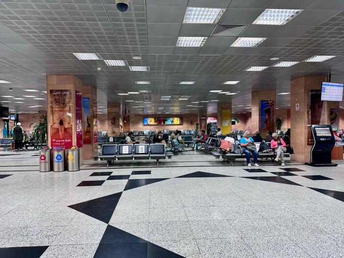 エジプト　阪急交通社　トラピックス　ツアー　ルクソール国際空港