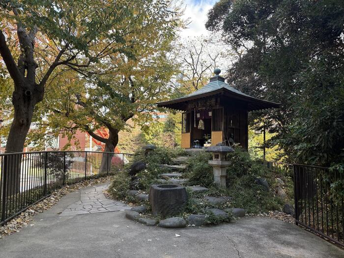 如意輪観音堂　紅葉山