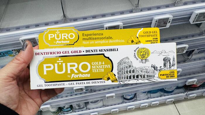 コロッセオのデザイン　歯磨き　イタリア土産