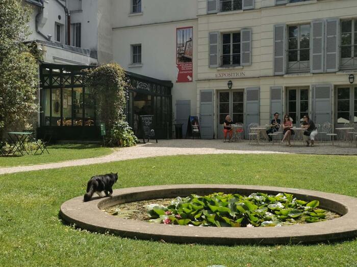 ベル・エポックの芸術の宝庫「モンマルトル美術館」中庭