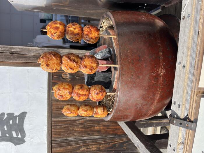 焼き団子を焼いてるところ